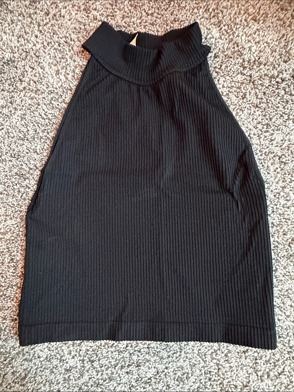 RD Style Black Ribbed Halter Crop Top